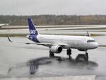 EI-SCD @ ESSA - A rainy day in Arlanda - by MichaLueck