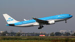 PH-AOC @ EHAM - at eham - by Ronald