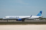 N14523 @ KRSW - United Flight 511 taxis at Southwest Florida International Airport prior to flight to Chicago-O’Hare International Airport - by Suncoast Spotter