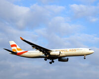 OY-VKI @ EKCH - OY-VKI landing rw 04L - by Erik Oxtorp