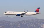 N539DN @ KLAX - DAL A321N zx sea-lax - by FloridaMetal