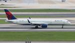 N538US @ KATL - DAL 752 zx ord-atl - by FloridaMetal