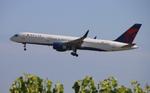 N546US @ KATL - DAL 752 zx phl-atl - by FloridaMetal