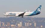 N558AS @ KLAX - ASA 738 zx pdx-lax - by FloridaMetal