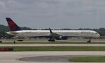 N582NW @ KATL - DAL 753 zx san-atl - by FloridaMetal