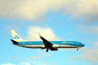 PH-BXS @ EKCH - PH-BXS landing rw 04L - by Erik Oxtorp