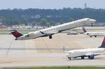N600LR @ KATL - EDV/DAL CR9 zx atl-hsv - by FloridaMetal