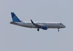 N610UX @ KORD - SKW/UE E175 zx lit-ord - by FloridaMetal