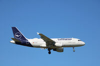 D-AILK @ EKCH - D-AILK landing rw 04L - by Erik Oxtorp
