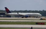 N665DN @ KATL - DAL 752 zx mco-atl - by FloridaMetal