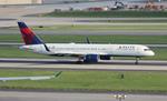 N669DN @ KATL - DAL 752 zx ind-atl - by FloridaMetal