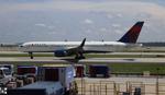 N667DN @ KATL - DAL 752 zx atl-fll - by FloridaMetal