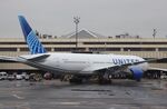 N229UA @ KEWR - Boeing 777-222 - by Mark Pasqualino