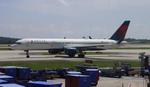N699DL @ KATL - DAL 752 zx atl-tpa - by FloridaMetal