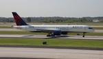 N684DA @ KATL - DAL 752 zx  - by FloridaMetal