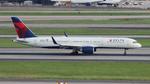 N689DL @ KATL - DAL 752 zx msp-atl - by FloridaMetal