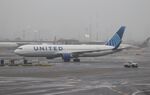 N673UA @ KEWR - Boeing 767-322 - by Mark Pasqualino