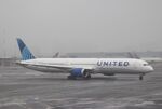 N13013 @ KEWR - Boeing 787-10 Dreamliner
