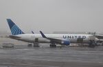 N676UA @ KEWR - Boeing 767-322 - by Mark Pasqualino