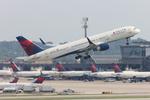 N723TW @ KATL - DAL 752 zx atl-sna - by FloridaMetal