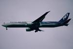 N76400 @ LOWW - BOEING 767-400