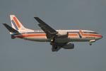 PH-OZC @ LOWW - Air Holland 737-300