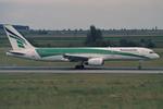 PH-TKD @ LOWW - Transavia 757-200