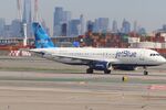 N613JB @ KEWR - Airbus A320-232
