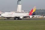 HL7417 @ LOWW - Asiana Cargo 747-400