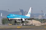 PH-BXE @ LOWW - KLM 737-800