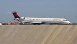 N804SK @ KATL - SKW/DAL CR9 zx atl-lit - by FloridaMetal