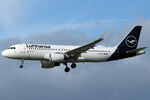 D-AIZW @ EDDF - Landing - by micka2b