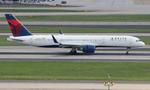 N819DX @ KATL - DAL 752 zx msp-atl - by FloridaMetal