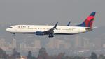 N819DN @ KLAX - DAL 739 zx sfo-lax - by FloridaMetal