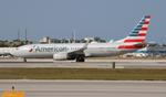 N827NN @ KMIA - AAL 738 zx mia-jfk - by FloridaMetal