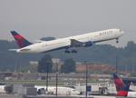 N828MH @ KATL - DAL 764 zx atl-jfk - by FloridaMetal