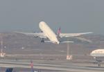 N835MH @ KLAX - DAL 764 zx lax-jfk - by FloridaMetal