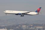 N833MH @ KLAX - DAL 764 zx  jfk-lax - by FloridaMetal