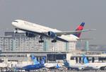 N828MH @ KLAX - DAL 764 zx lax-jfk - by FloridaMetal