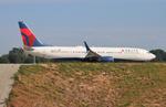 N852DN @ KATL - DAL 739 zx atl-mke - by FloridaMetal
