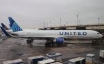 N674UA @ KEWR - Boeing 767-322 - by Mark Pasqualino