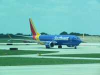 N8900L @ 1050 - Taxiing - by 30295