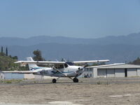 N916UT @ 1938 - Off the runway - by 30295