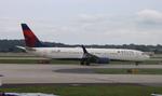 N917DU @ KATL - DAL 739 zx grr-atl - by FloridaMetal