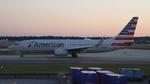 N907NN @ KATL - AAL 738 zx atl-mia - by FloridaMetal