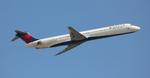 N914DE @ KFLL - DAL MD-88 zx - by FloridaMetal