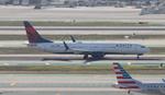 N916DU @ KLAX - DAL 739 zx lax-mia - by FloridaMetal