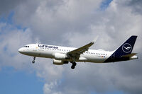 D-AIUF @ EKCH - D-AIUF landing rw 22L - by Erik Oxtorp