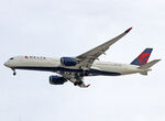 N569DZ @ LEBL - Landing rwy 24R - by Shunn311
