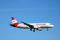 OE-LBT @ EKCH - OE-LBT landing rw 22L - by Erik Oxtorp